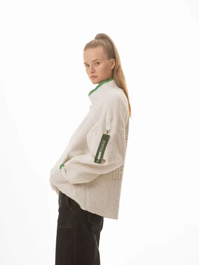 Varsity White fleecegenser